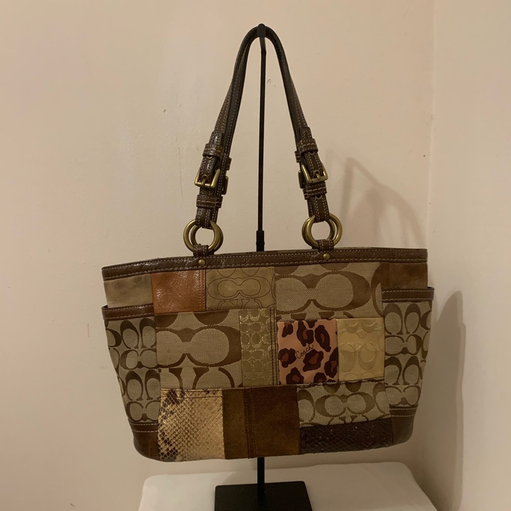 COACH SIGNATURE PATCHWORK SHOULDER HANDBAG